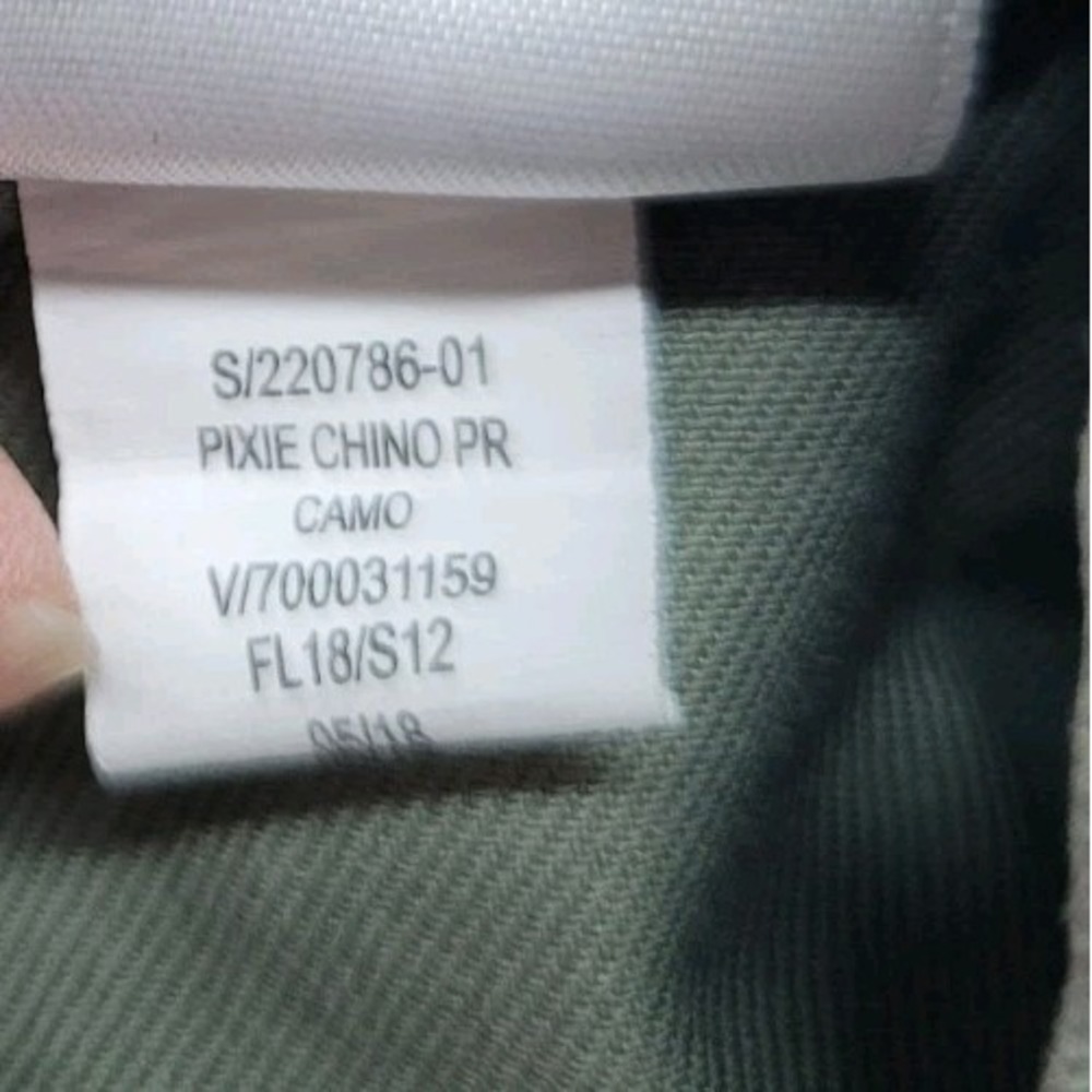 Old Navy Chino Camo Pixie Pants Green Womens‎ Size 18 Straight Leg - Picture 4 of 10